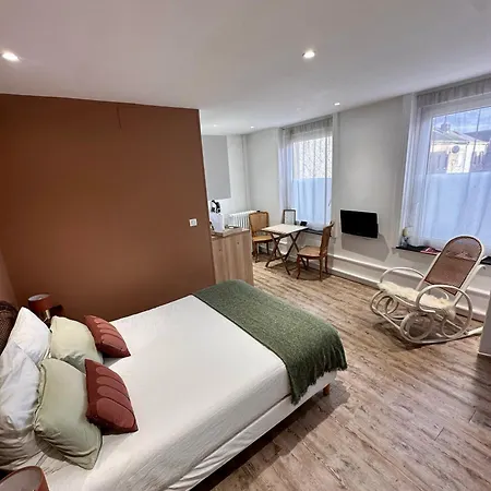 1 Des Remparts A 5 Mins De Charleville-mezieres * Warcq